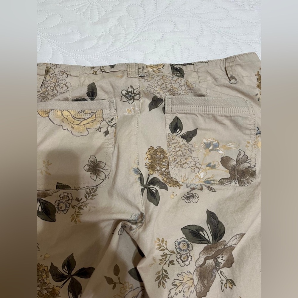 (18) Democracy Beige Floral Pants - Picture 12 of 12
